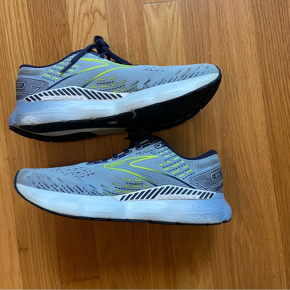 Brooks Gray and Yellow Women's Sneakers - Picture 4 of 11